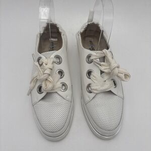 Vaneli Sport Women's Size 7.5 White Leather Tennis Shoes Pearl/White‎
